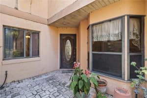 1085 ISLAND WAY, LEESBURG, FL 34748 - MLS#MFRO6309805