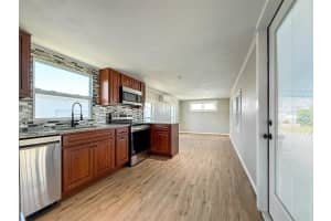 5141 OAKLAND HILLS AVENUE, SARASOTA, FL 34234 - MLS#MFRO6310883