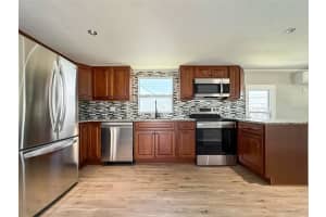 5141 OAKLAND HILLS AVENUE, SARASOTA, FL 34234 - MLS#MFRO6310883