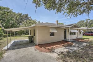811 LONE OAK DRIVE, LEESBURG, FL 34748 - MLS#MFRO6310968