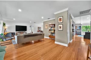 1202 Marshall Ct, EUSTIS