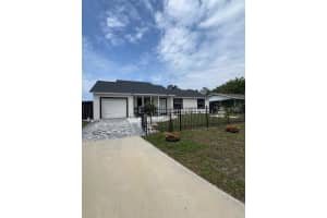 1620 HIALEAH STREET, ORLANDO, FL 32808 - MLS#MFRO6312663
