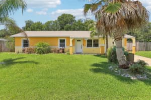 2704 Yule Tree Dr, EDGEWATER