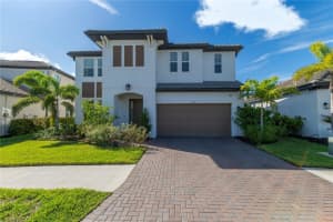 4861 Antrim Dr, SARASOTA