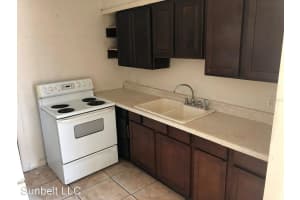 205 JACKSON, WILDWOOD, FL 34785 - MLS#MFRO6313037