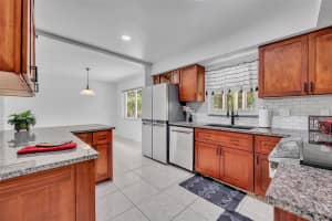 320 BRIDLE PATH, CASSELBERRY, FL 32707 Sold 07/17/25