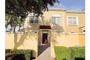 2520 Bella Vista Dr, DAVENPORT