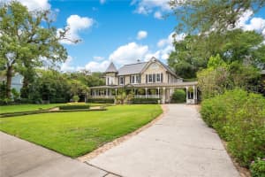 614 LAKE AVENUE, ORLANDO, FL 32801 - MLS#MFRO6313654