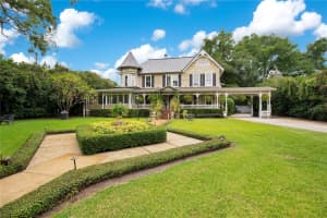 614 LAKE AVENUE, ORLANDO, FL 32801 - MLS#MFRO6313654