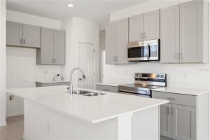 192 DUCKWEED AVENUE, FRUITLAND PARK, FL 34731 Sold 09/12/25