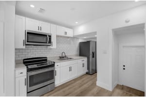 906 KENSINGTON DRIVE, ORLANDO, FL 32808 - MLS#MFRO6315225