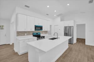 300 CHEROKEE AVENUE, ORANGE CITY, FL 32763 - MLS#MFRO6315580