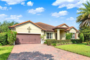 172 VERDE WAY, DEBARY, FL 32713 Sold 10/15/25