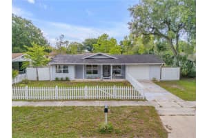614 S Amelia Ave, DELAND