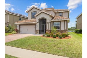 2105 Lake Side Ave, DAVENPORT