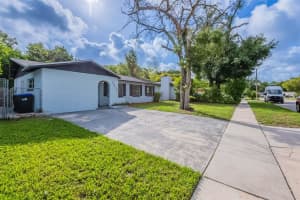 1417 PINE LAKE ROAD, ORLANDO, FL 32808 Sold 09/02/25