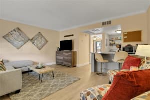 145 OYSTER BAY CIRCLE, ALTAMONTE SPRINGS, FL 32701 - MLS#MFRO6315922