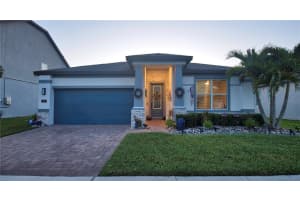 2390 STANDING ROCK CIRCLE, OAKLAND, FL 34787 Sold 08/20/25