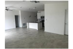 798 Kapi Dr Groveland, FL 34736 - Off Market