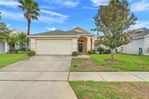 915 Lockbreeze Dr, DAVENPORT