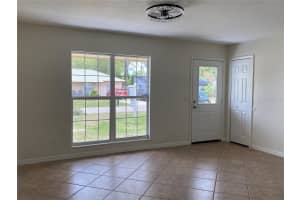 211 Valencia Rd Debary, FL 32713 - Off Market