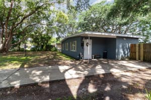 845 EDGEWATER CIRCLE, EUSTIS, FL 32726 Sold 07/09/25