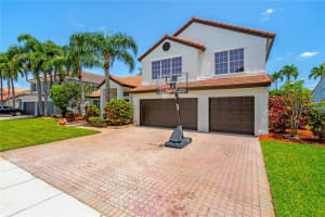 19367 13TH STREET, PEMBROKE PINES, FL 33029 Sold 09/11/25