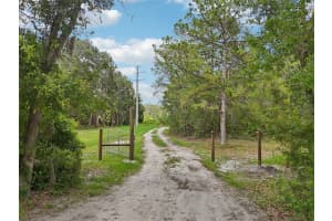 1235 ARAPAHO TRAIL, GENEVA, FL 32732 Sold 07/11/25