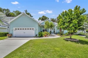195 River Village Drive, DEBARY