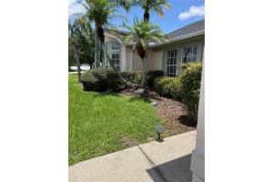 2421 QUEENSWOOD CIRCLE, KISSIMMEE, FL 34743 - MLS#MFRO6317300