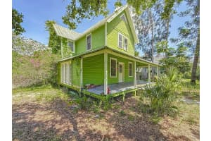 226 GROSSE AVENUE, TARPON SPRINGS, FL 34689 Sold 09/30/25