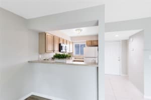 208 SCOTTSDALE SQUARE, WINTER PARK, FL 32792 Sold 07/21/25