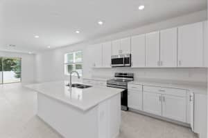 1198 ATLANTIC AVENUE, FRUITLAND PARK, FL 34731 - MLS#MFRO6317602