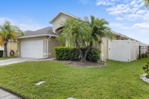 2438 BREWERTON LANE, ORLANDO, FL 32824 - MLS#MFRO6317819