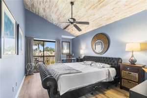 1051 HIGHLAND STREET, MOUNT DORA, FL 32757 - MLS#MFRO6317870