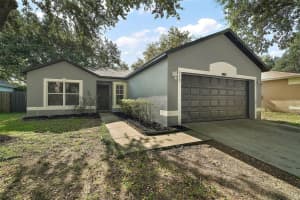 979 Mayfair St, EUSTIS