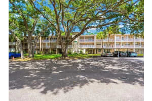 821 Patricia Ave #202, DUNEDIN