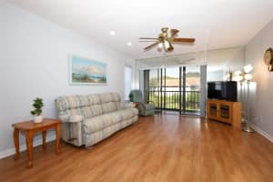 954 COURTYARD LANE, ORLANDO, FL 32825 Sold 07/17/25