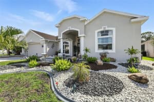 325 Prestwick Dr, DAVENPORT