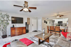 8709 KNIGHTSBRIDGE COURT, KISSIMMEE, FL 34747 - MLS#MFRO6319115