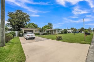 426 ILLINOIS AVENUE, ST CLOUD, FL 34769 Sold 10/22/25