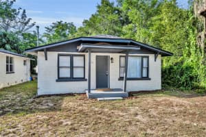 2107 HOLLYWOOD AVENUE, EUSTIS, FL 32726 - MLS#MFRO6319552