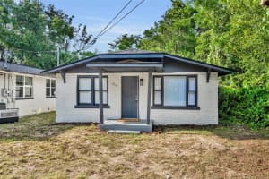 2107 HOLLYWOOD AVENUE, EUSTIS, FL 32726 - MLS#MFRO6319552
