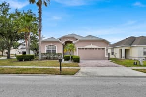 1101 N Hampton Dr, DAVENPORT