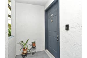 7104 OLYMPIA COURT, LONGWOOD, FL 32779 Sold 08/28/25