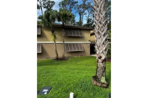 120 Hibiscus Woods Ct #11b, DELTONA