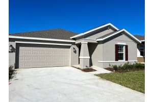 712 Daring Dr, DAVENPORT