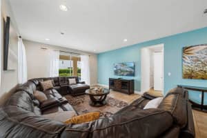 7639 Wilmington Loop Kissimmee, FL 34747 - Off Market