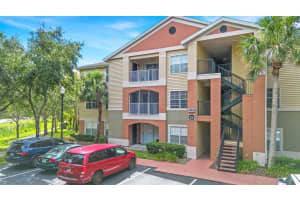 1950 SUMMER CLUB DRIVE, OVIEDO, FL 32765 - MLS#MFRO6320462