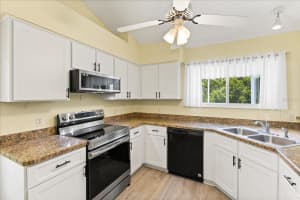 956 CHULA COURT, LADY LAKE, FL 32159 Sold 09/04/25
